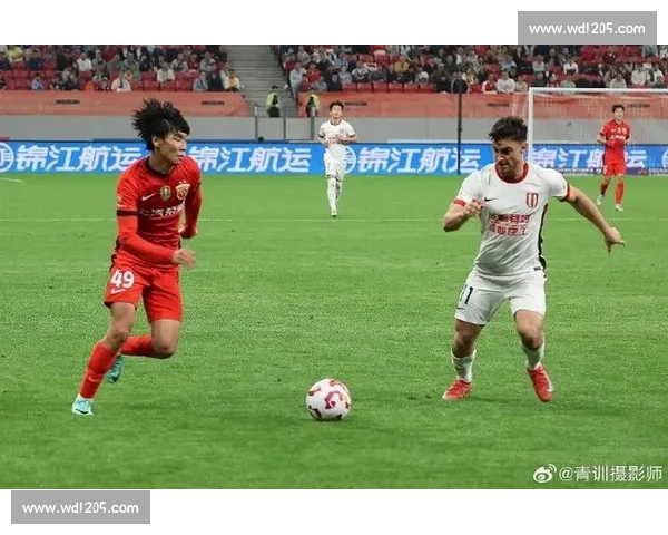 8 分钟闪击 + 3 纪录!李新翔刘若钒引爆海港梦幻开局 8 分钟闪击 + 3 纪录!李新翔刘若钒引爆海港梦幻开局